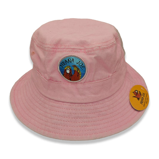 Piraña Joe Originals washed bucket hat in pink – front view with round piranha patch and hang tag